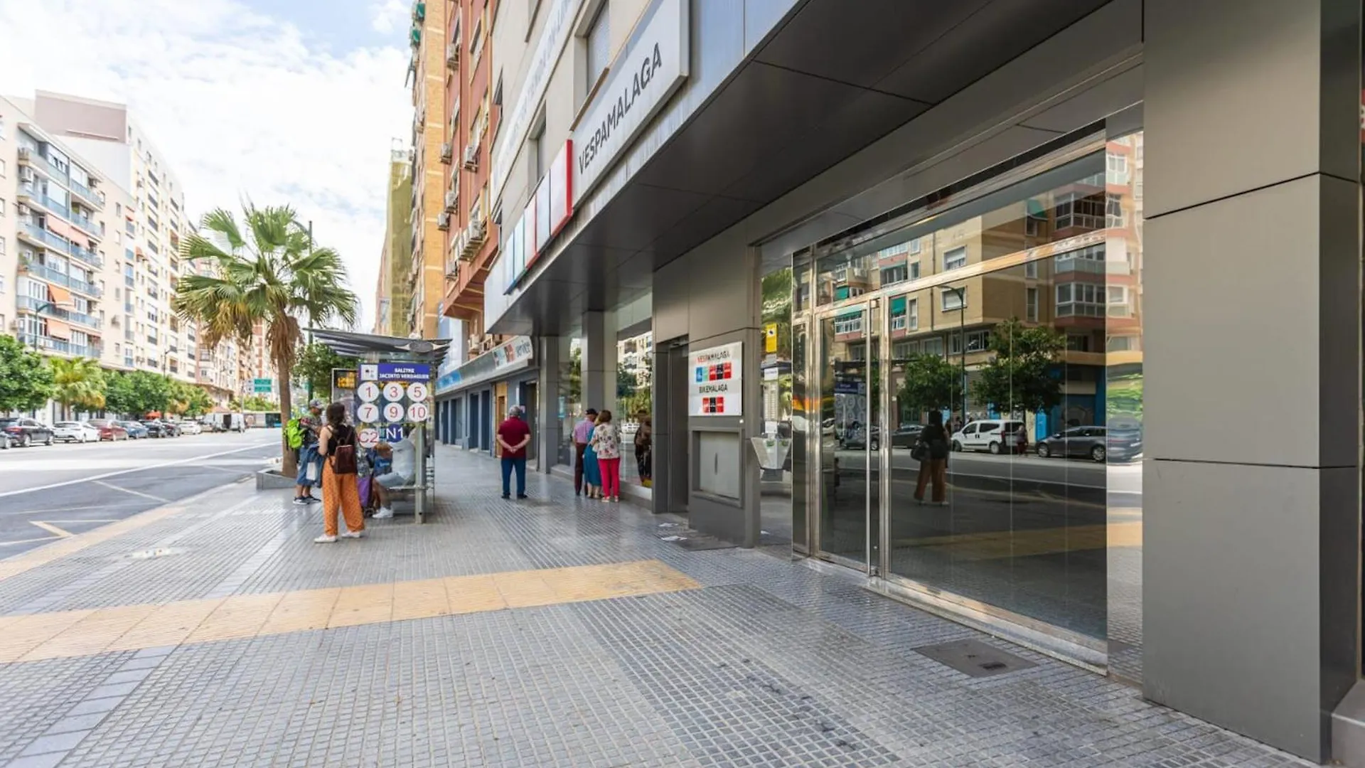 Holidays2Malaga Salitre 45 High Speed Wifi Apartment