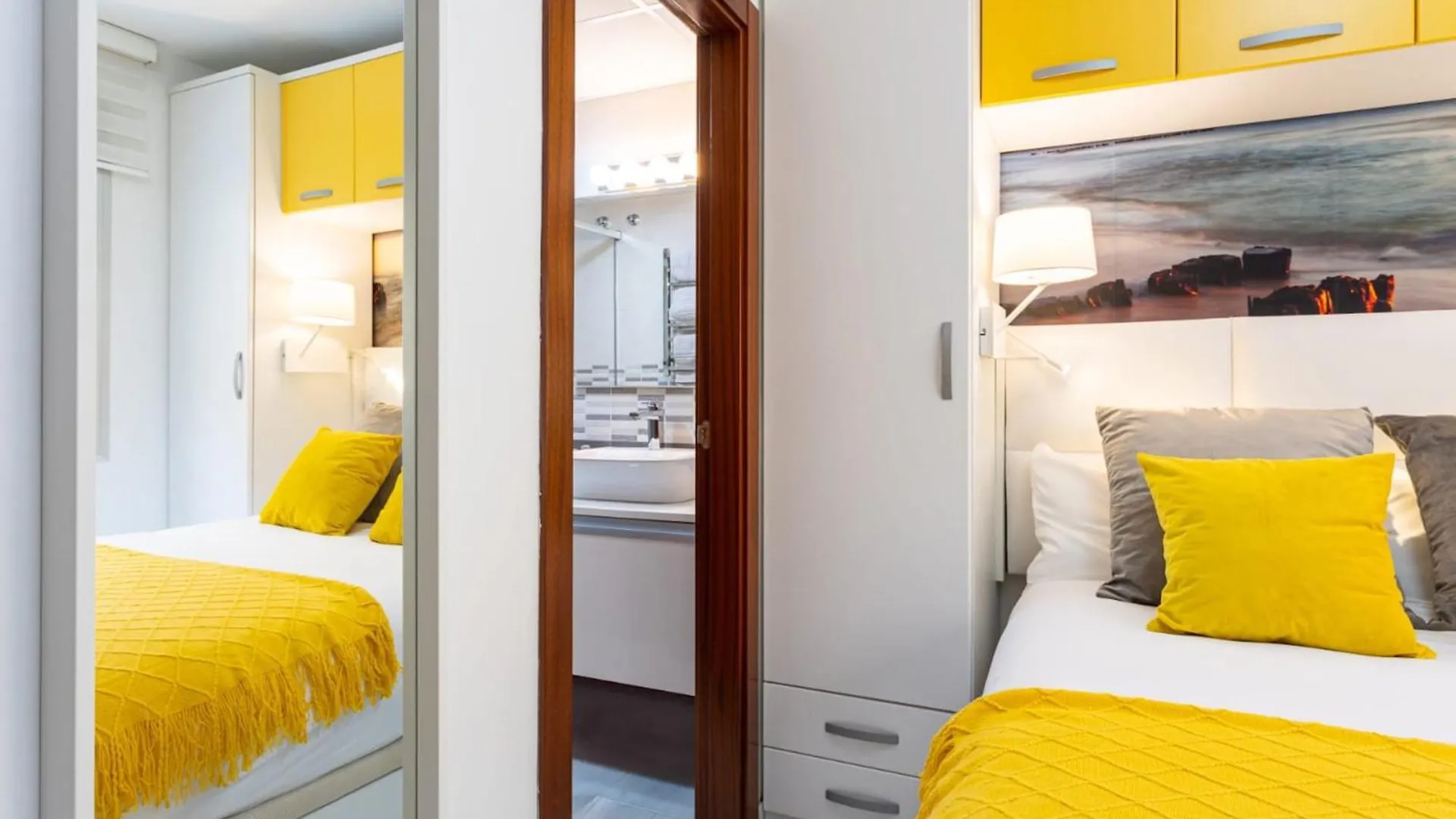 Holidays2Malaga Salitre 45 High Speed Wifi شقة